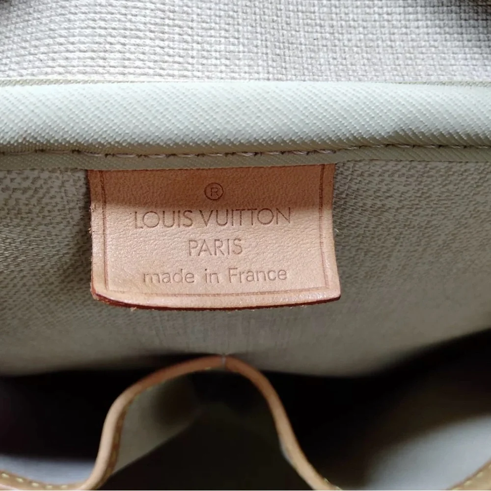 Louis Vuitton Devaulle Makeup Case ! Good used condition! FIRM! DISCOUNTED! - Picture 7 of 9